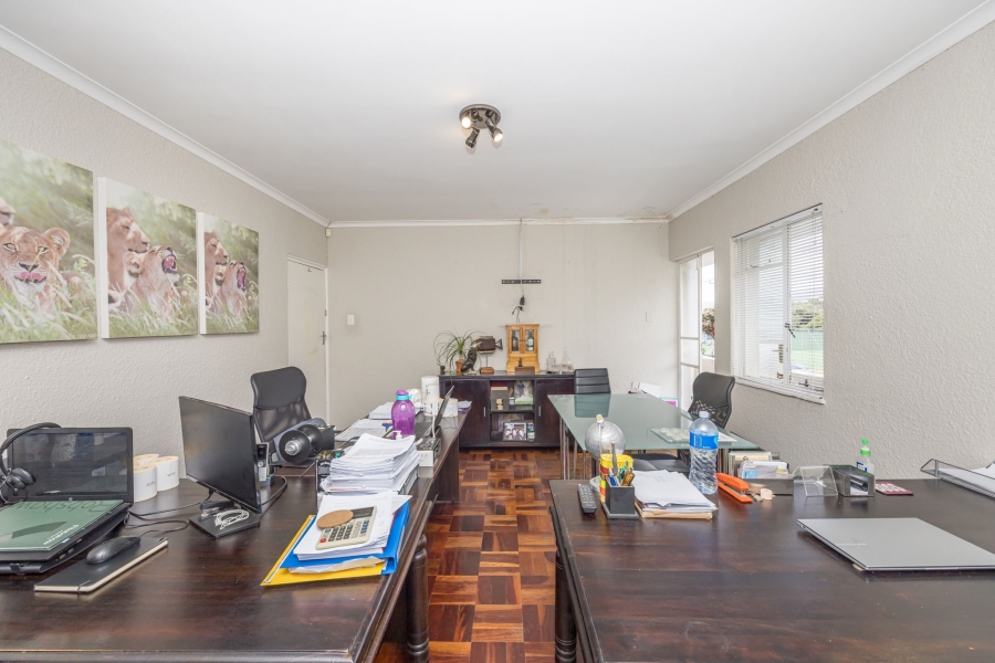 3 Bedroom Property for Sale in Plumstead Western Cape